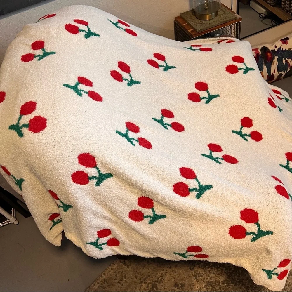 ComfyLuxe Cherry Patterned Throw